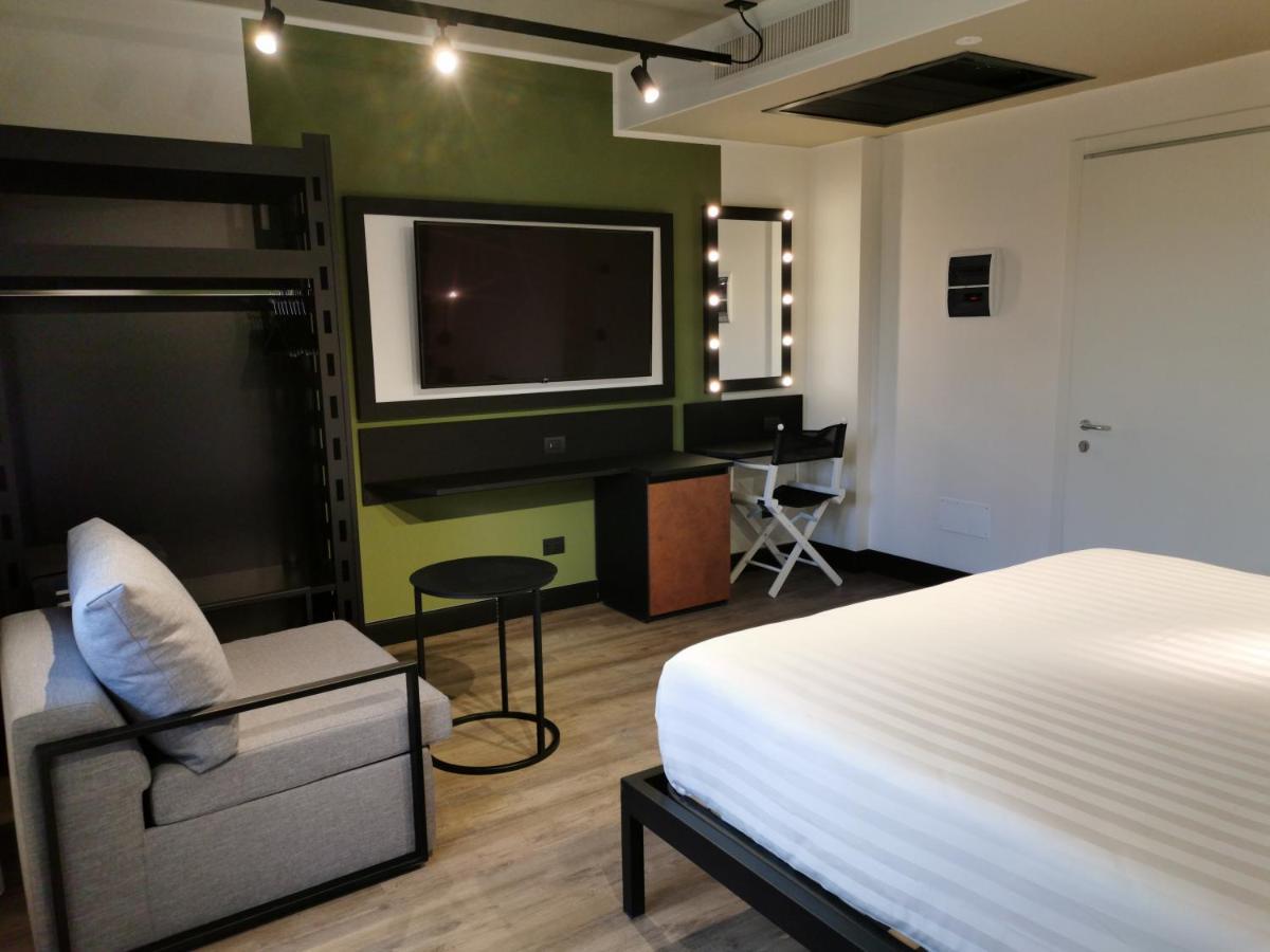 Hotel Mercure Cinecitta 4*